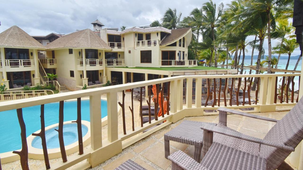 Ambassador In Paradise Balabag  Extérieur photo The pool at the resort