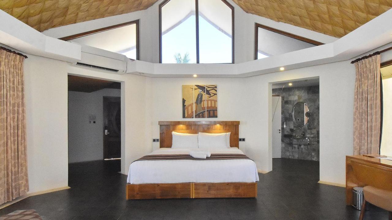 Ambassador In Paradise Balabag  Extérieur photo A bedroom at the resort