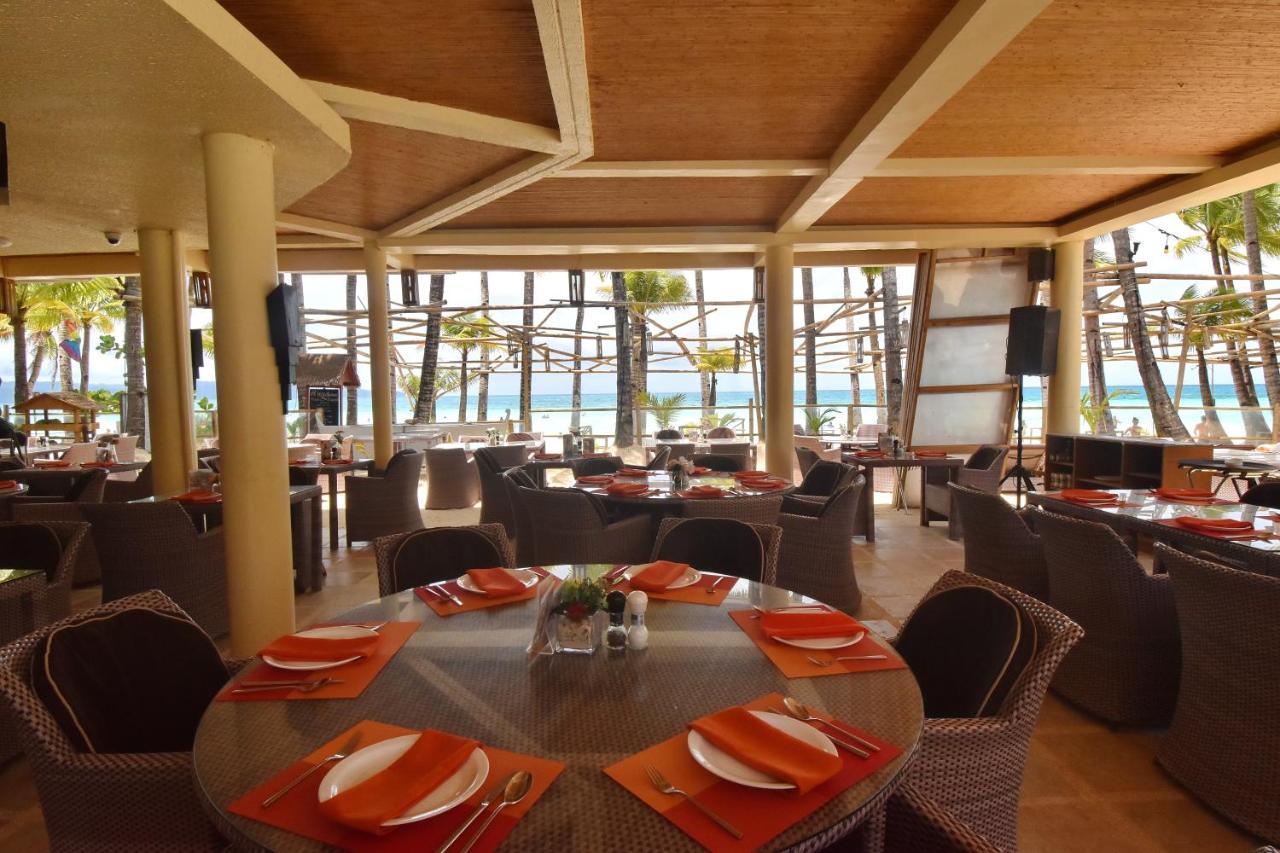 Ambassador In Paradise Balabag  Extérieur photo The restaurant at the resort