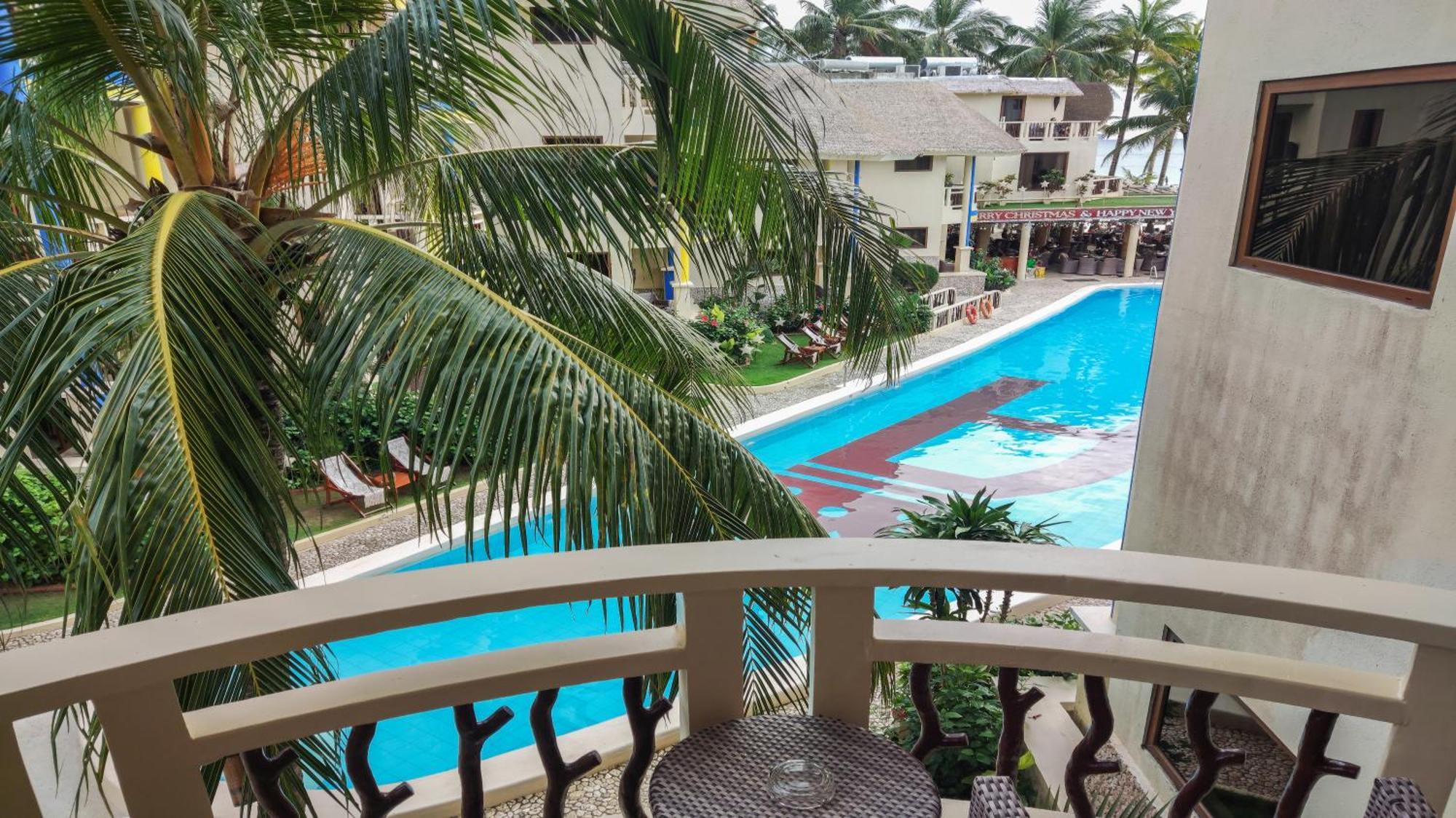 Ambassador In Paradise Balabag  Extérieur photo The pool at the hotel